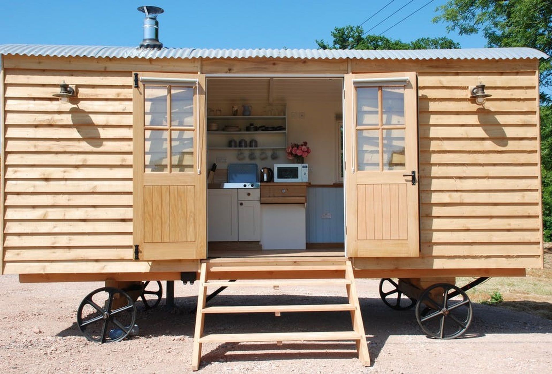 More information about Apple the shepherd's hut - ideal for a family holiday