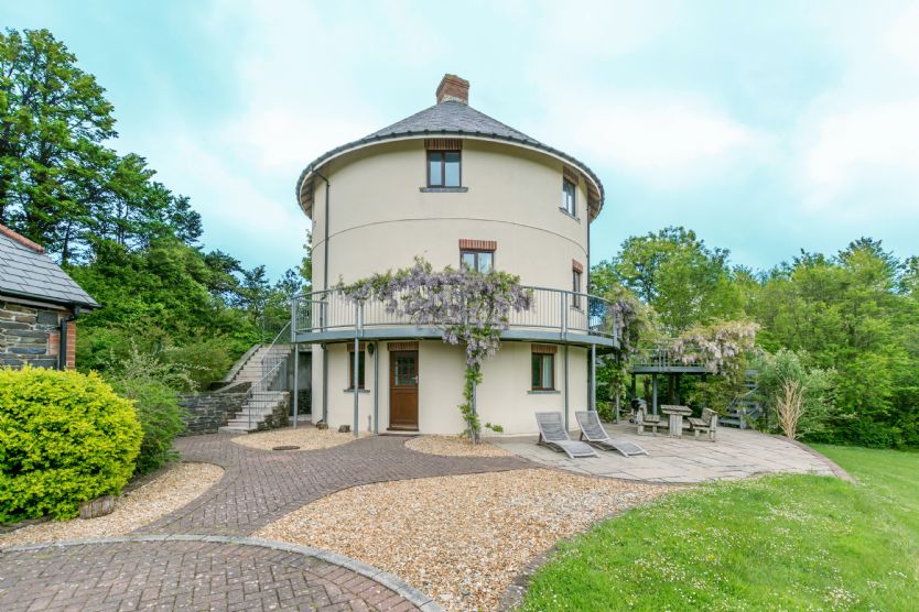 More information about The Roundhouse - ideal for a family holiday