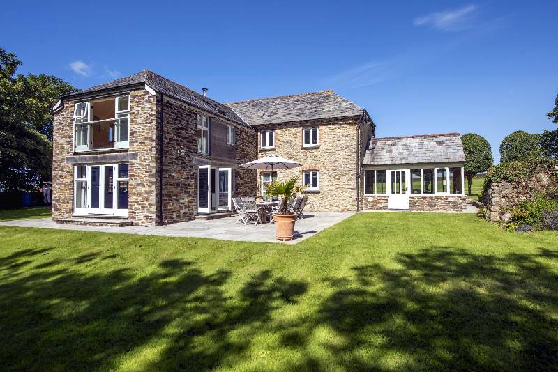 Mowhay Barn a british holiday cottage for 8 in , 