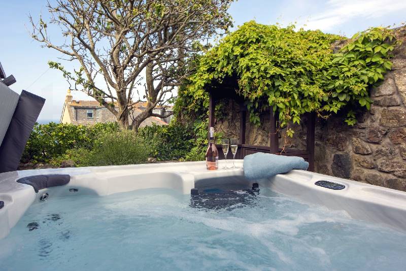 Porthmeor Sands a british holiday cottage for 6 in , 