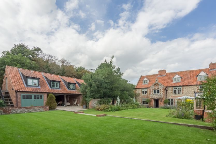 Tudor Cottage (10) a british holiday cottage for 10 in , 