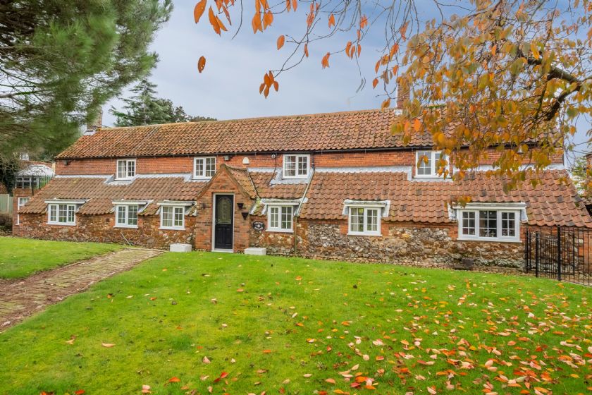 Cheney Hollow a british holiday cottage for 8 in , 