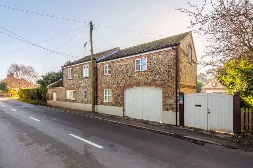 The Old Coach House a british holiday cottage for 8 in , 