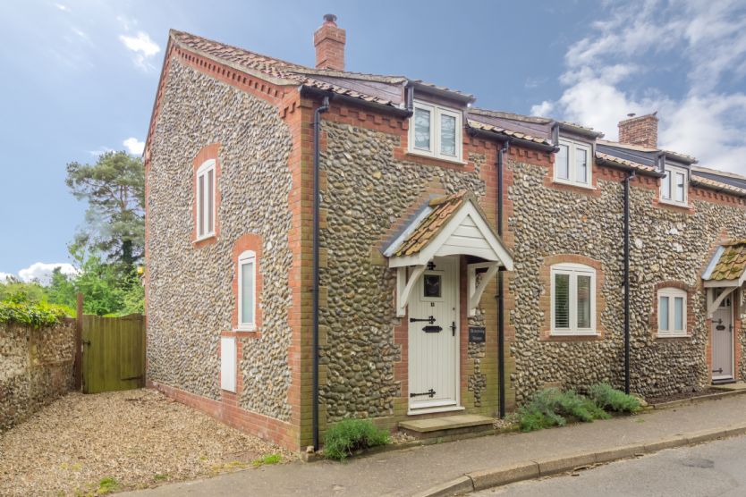 Skimming Stones a british holiday cottage for 6 in ,