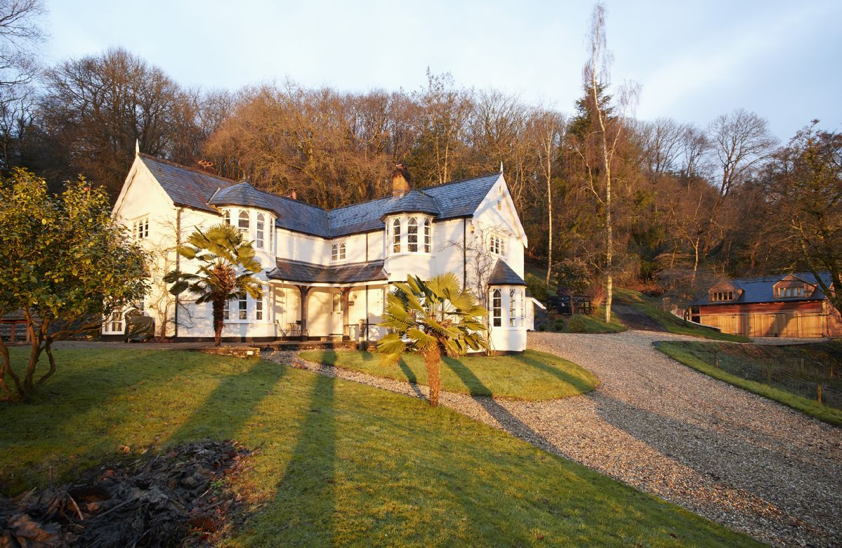 Slowpool and Littlepool a british holiday cottage for 14 in ,