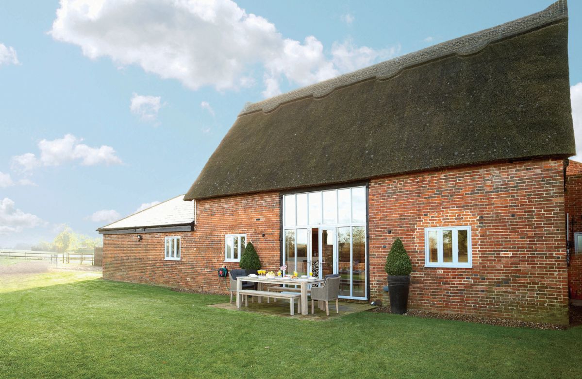 Thatch Barn a british holiday cottage for 8 in ,