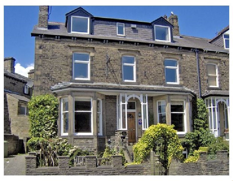 Craven House a british holiday cottage for 14 in , 