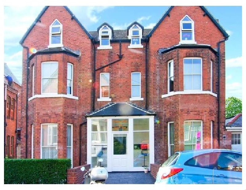 Carisbrooke House- Apartment 6 a british holiday cottage for 2 in ,