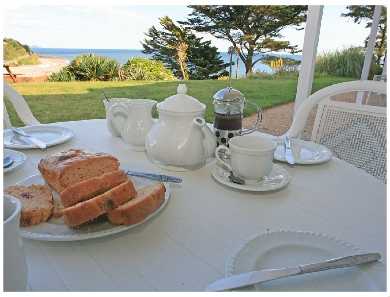 Surf Loft a british holiday cottage for 4 in , 