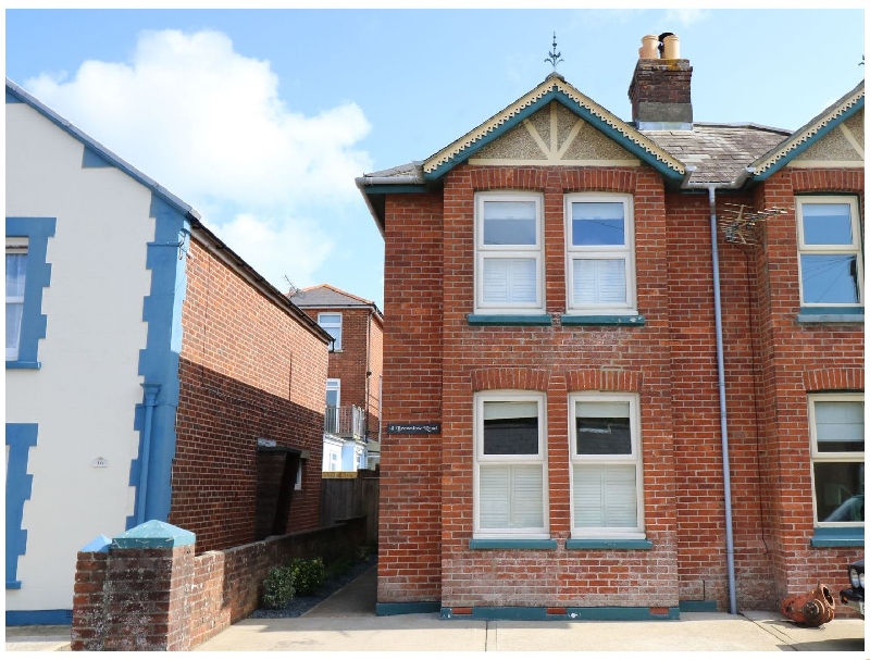 Beach House a british holiday cottage for 7 in , 