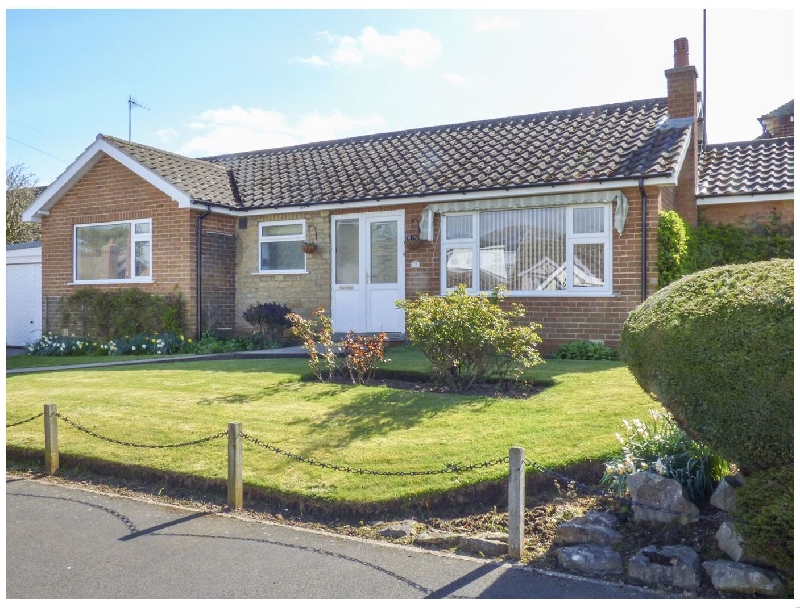 12 Hackness Drive a british holiday cottage for 4 in , 