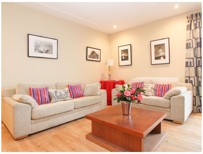 The Spyglass a british holiday cottage for 8 in ,