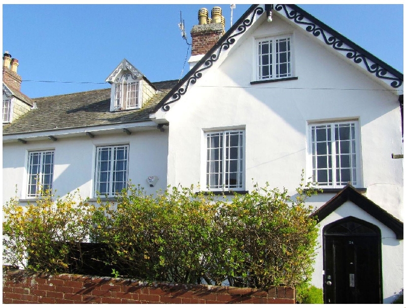 24 Victoria Road a british holiday cottage for 6 in ,