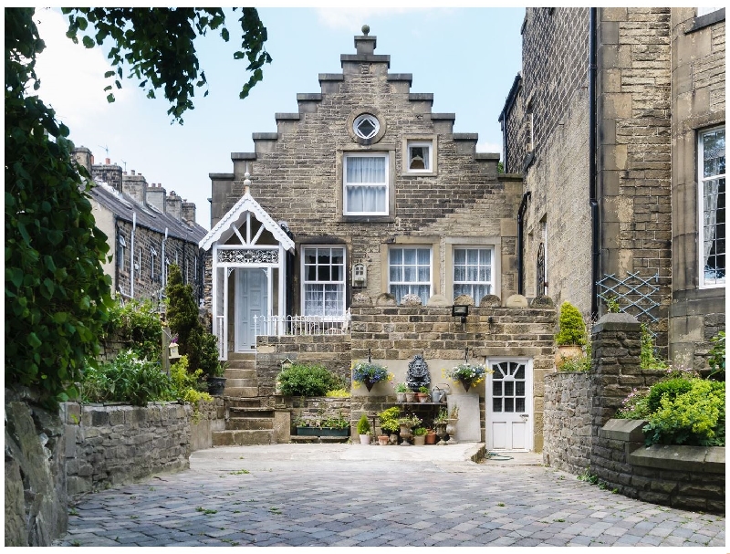 Curiosity Cottage a british holiday cottage for 2 in , 