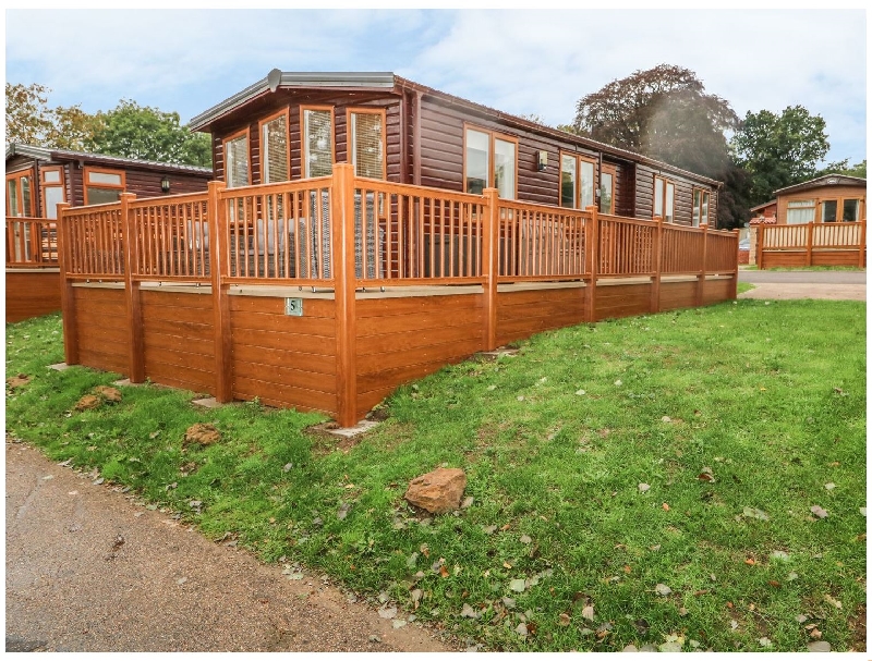 5 Lake View a british holiday cottage for 4 in ,