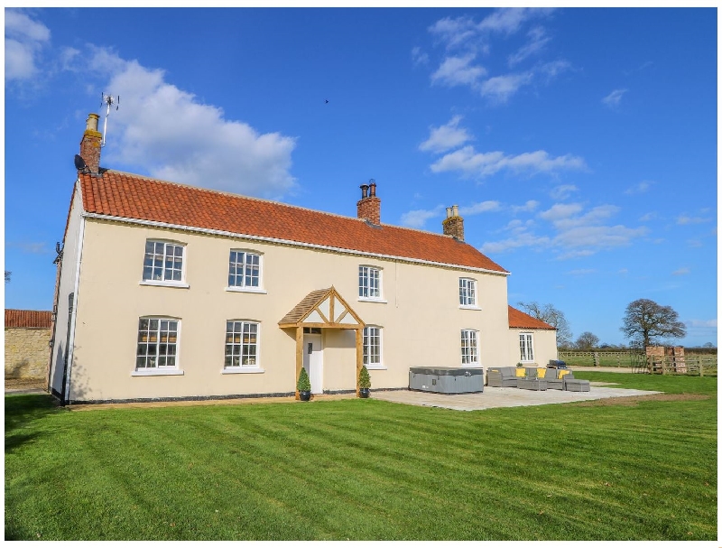 Tuft House a british holiday cottage for 18 in , 