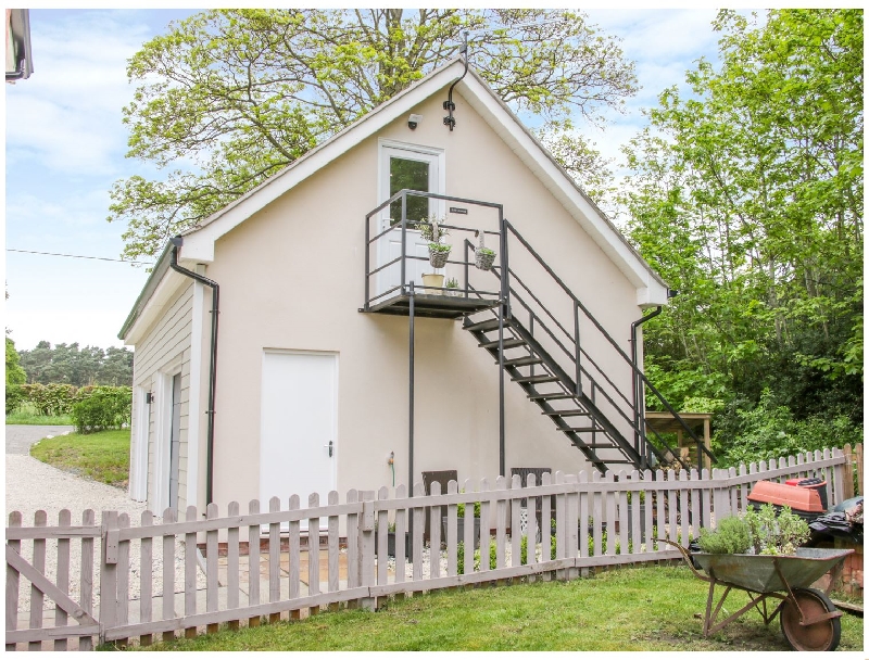 Little Glenwood a british holiday cottage for 2 in , 