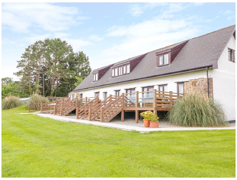 Primrose Cottage @ Kingslakes a british holiday cottage for 8 in ,