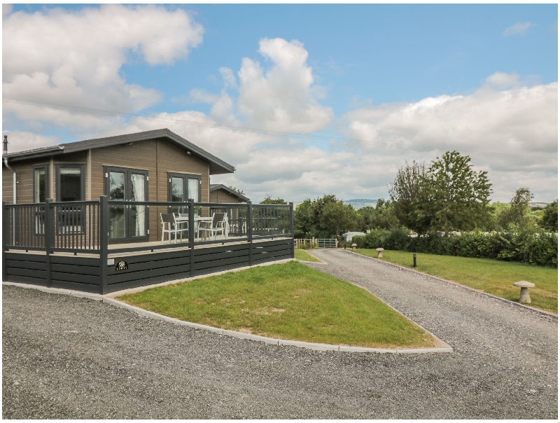 Ash Lodge a british holiday cottage for 4 in , 