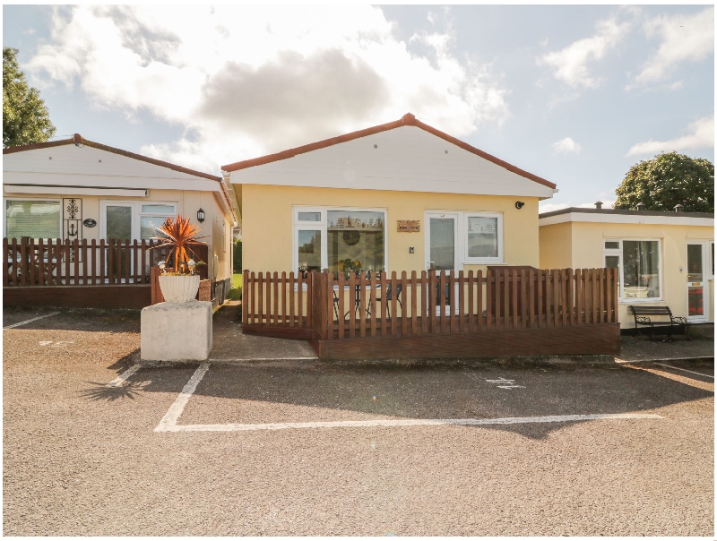 Pebble Cove a british holiday cottage for 4 in , 