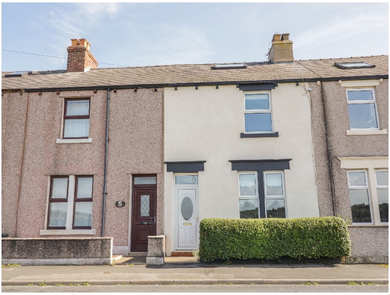 The Dormie House a british holiday cottage for 4 in ,