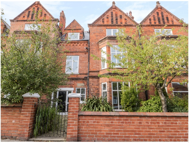 Royal Victoria House a british holiday cottage for 15 in , 