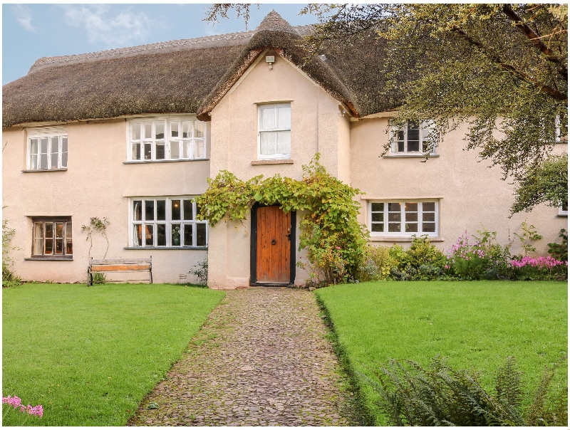Middle Coombe Farm a british holiday cottage for 16 in ,