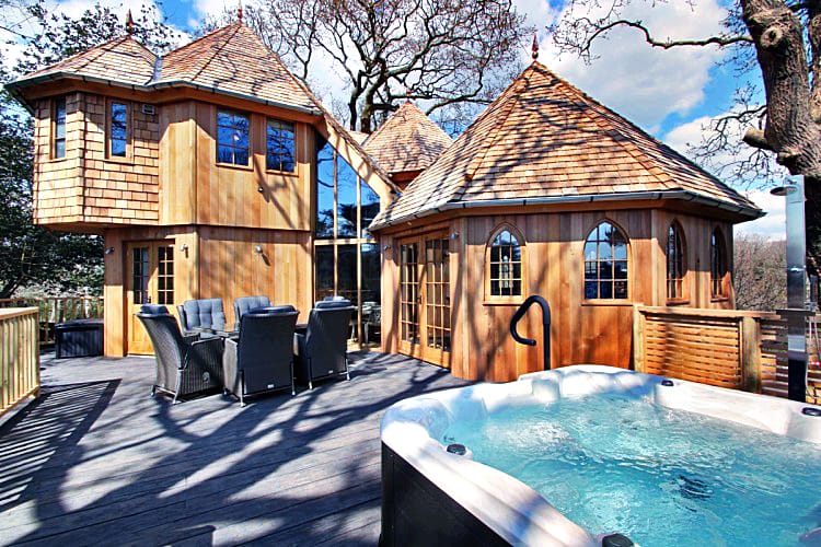 Silvertree House a british holiday cottage for 6 in , 