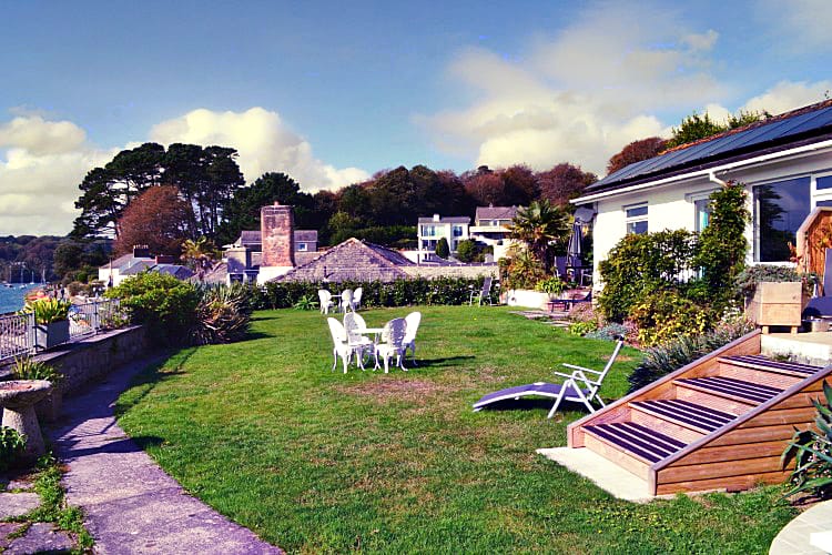 Demelza 2 a british holiday cottage for 4 in ,