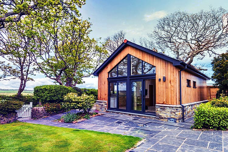 Little Budock a british holiday cottage for 4 in , 