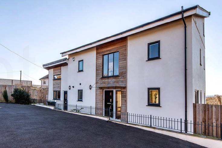 More information about Harbour Lights - ideal for a family holiday