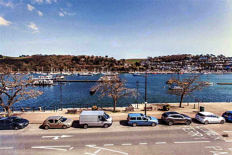 9 Mayflower Court a british holiday cottage for 4 in ,
