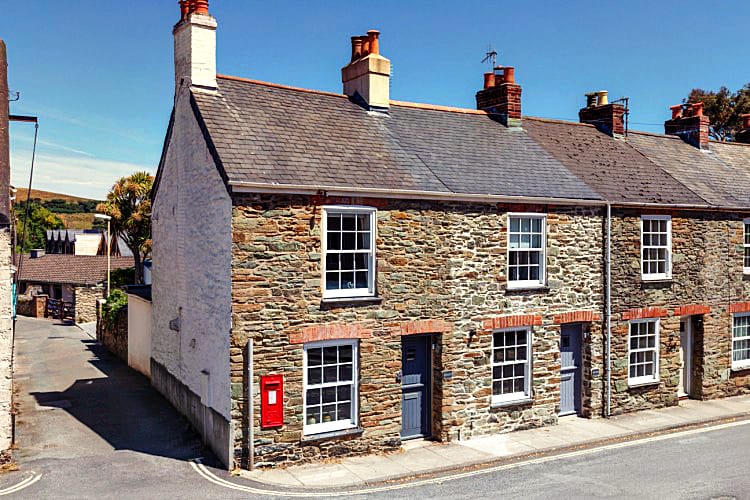 Cornerstone Cottage a british holiday cottage for 6 in ,