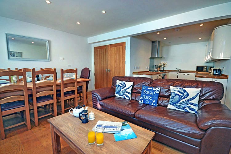 Harbour View House a british holiday cottage for 9 in ,